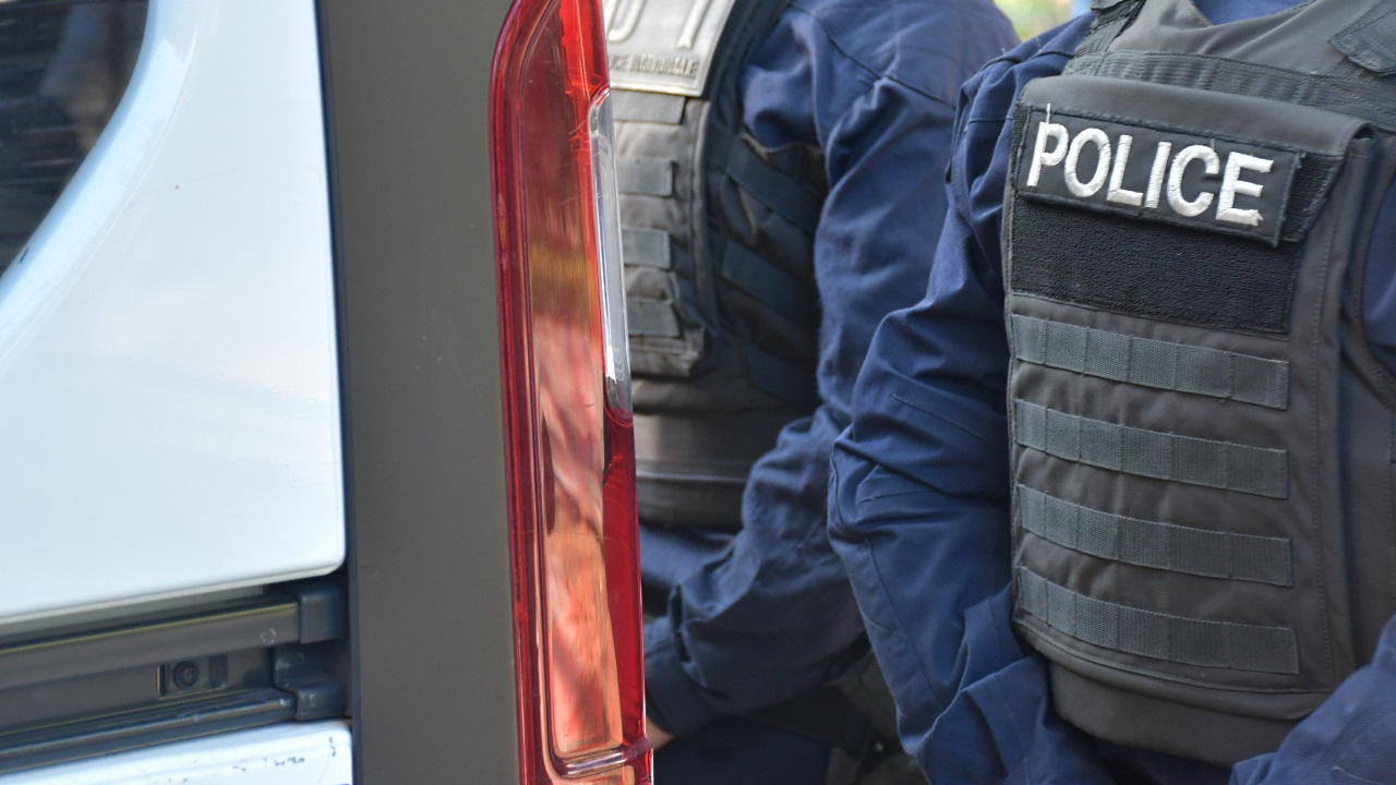 Explosion dans un immeuble à Grenoble : la famille d'un assassin présumé visée ?