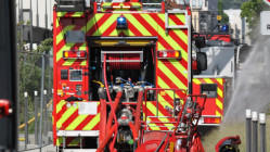 Grenoble : le cours Berriat inond&eacute; apr&egrave;s la rupture d'une canalisation, la circulation reprend apr&egrave;s une nuit de pompage