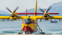 Canadairs en action au lac de Monteynard : exercice crucial et consignes strictes pour éviter tout danger Canadairs en action au lac de Monteynard : exercice crucial et consignes strictes pour éviter tout danger