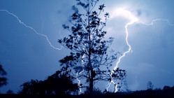 Orages : l&rsquo;Is&egrave;re plac&eacute;e en vigilance orange, Grenoble particuli&egrave;rement expos&eacute;e