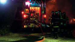 Grenoble : une famille &eacute;vacu&eacute;e &agrave; la grande &eacute;chelle apr&egrave;s un incendie place Saint-Bruno, cinq bless&eacute;s