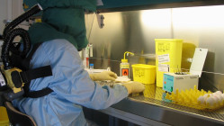 Un agent de l’Institut de biologie et de pathologie du CHU Grenoble Alpes porte plainte suite à des troubles ORL