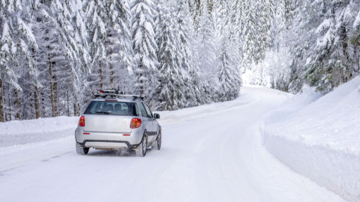 Neige dans le Vercors : une famille grenobloise secourue après être restée coincée plusieurs heures dans sa voiture
