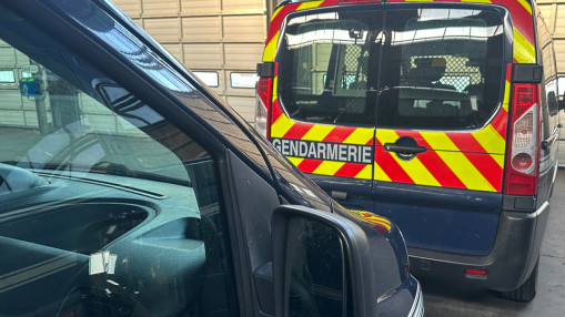Agression dans un gymnase scolaire à La Mure : un homme interpellé après des violences devant des enfants Agression dans un gymnase scolaire à La Mure : un homme interpellé après des violences devant des enfants