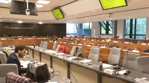 "Un spectacle indigne" : des &eacute;lus d&eacute;noncent un accord entre LFI et Laurence Ruffin &agrave; la M&eacute;tropole