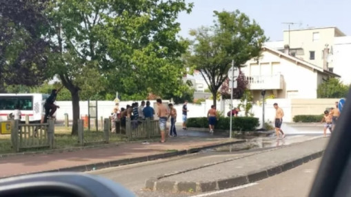 Street pooling &agrave; Grenoble : la M&eacute;tropole d&eacute;nonce 14 bornes incendie forc&eacute;es en pleine chaleur