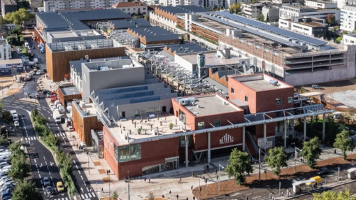 Braquage dans le centre commercial Neyrpic pr&egrave;s de Grenoble : des bijoux d&eacute;rob&eacute;s par deux hommes arm&eacute;s