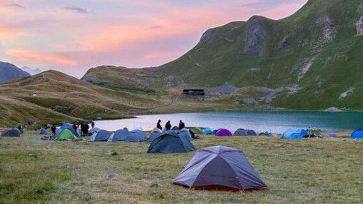 Parc national des &Eacute;crins : les r&egrave;gles du bivouac changent d&egrave;s l'&eacute;t&eacute; 2026 pour prot&eacute;ger les sites les plus fragiles