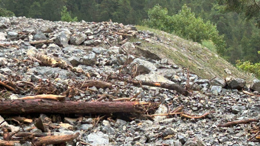 Orage violent dans l&rsquo;Oisans : randonneurs secourus, coul&eacute;es de boue et route coup&eacute;e
