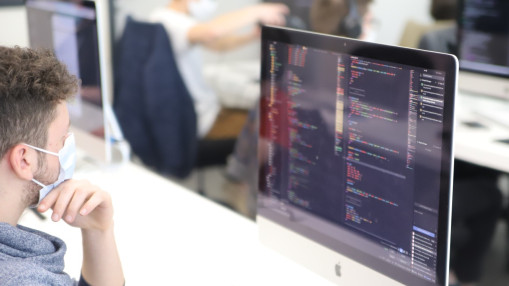 À Grenoble, Pause IA appelle à une « pause » face aux risques liés à l’intelligence artificielle À Grenoble, Pause IA appelle à une « pause » face aux risques liés à l’intelligence artificielle
