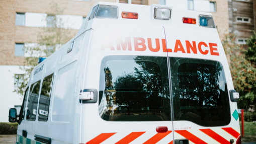 Grenoble : un homme entre la vie et la mort après une chute du cinquième étage Grenoble : un homme entre la vie et la mort après une chute du cinquième étage
