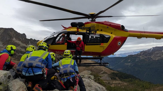 Belledonne : une adolescente allemande secourue apr&egrave;s une chute en ski de randonn&eacute;e