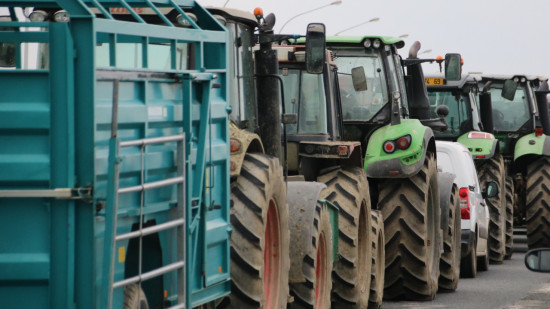 Agriculteurs en col&egrave;re : un barrage filtrant pr&egrave;s de Grenoble ce mercredi