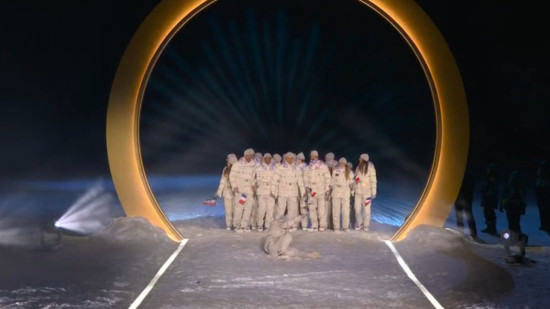 Milan-Cortina 2026 : le grenoblois Jules Lapierre amuse la galerie avec une fausse chute &agrave; l&rsquo;ouverture