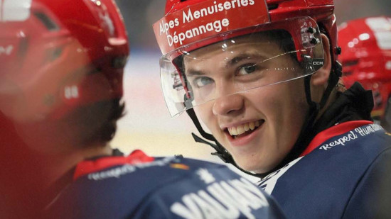 Hockey sur glace : Matias Bachelet prolonge l&rsquo;aventure avec les Br&ucirc;leurs de Loups