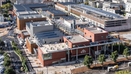 Braquage dans le centre commercial Neyrpic pr&egrave;s de Grenoble : des bijoux d&eacute;rob&eacute;s par deux hommes arm&eacute;s
