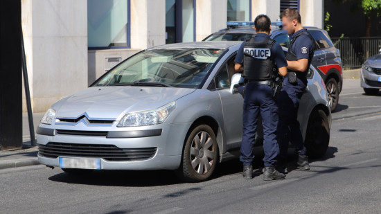 Grenoble : contrôlé avec un faux passeport, un ancien footballeur condamné Grenoble : contrôlé avec un faux passeport, un ancien footballeur condamné