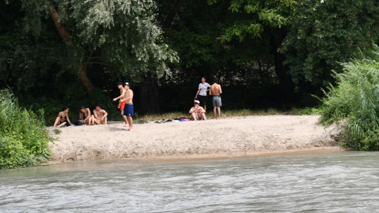Baignade dans l&rsquo;Is&egrave;re &agrave; Grenoble : l&rsquo;opposition r&eacute;clame les r&eacute;sultats des analyses de l&rsquo;eau
