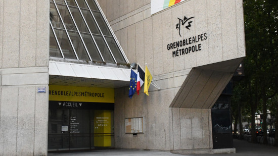 Grenoble : fin de l&rsquo;occupation du si&egrave;ge de la M&eacute;tropole, 150 personnes relog&eacute;es