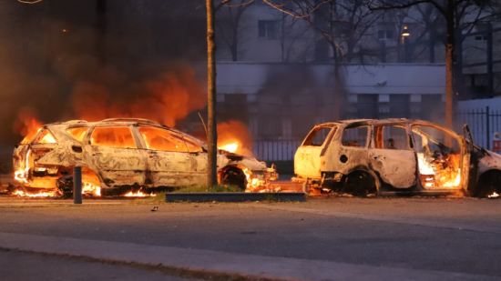 Pr&egrave;s de 30 voitures incendi&eacute;es pr&egrave;s de Grenoble : un suspect identifi&eacute; par son ADN et la vid&eacute;osurveillance