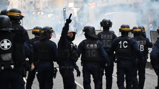 &Agrave; Grenoble, la peur des violences pousse certains commer&ccedil;ants &agrave; envisager l&rsquo;autod&eacute;fense