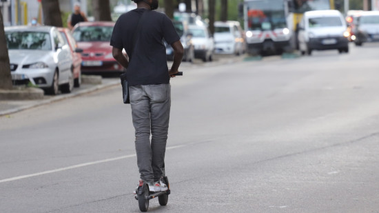 Manifestation du 31 octobre : les v&eacute;los et trottinettes Voi suspendus dans l&rsquo;agglom&eacute;ration grenobloise
