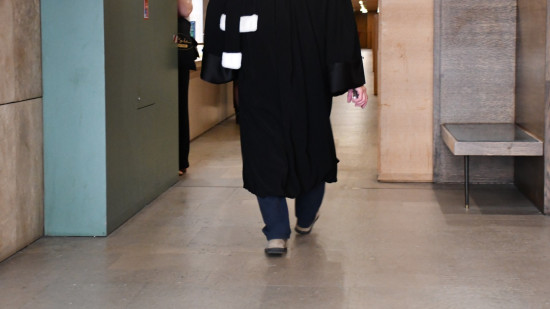 Coup de cutter pour un simple vol de salade : un homme lourdement condamné à Grenoble