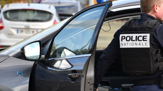 Grenoble : deux sœurs mises en examen pour détention d’armes et de produits stupéfiants Grenoble : deux sœurs mises en examen pour détention d’armes et de produits stupéfiants