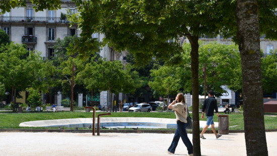Grenoble : la fontaine de la place Victor-Hugo ne s’arrêtera plus de couler