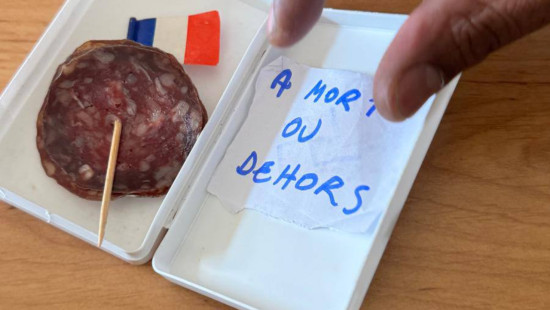 Grenoble : un agent M’Tag retrouve des menaces de mort et du saucisson dans son casier Grenoble : un agent M’Tag retrouve des menaces de mort et du saucisson dans son casier