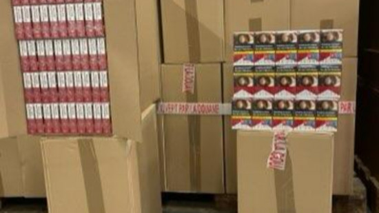 Près de 1,4 tonne de cigarettes de contrefaçon saisies par les douaniers de Grenoble Près de 1,4 tonne de cigarettes de contrefaçon saisies par les douaniers de Grenoble