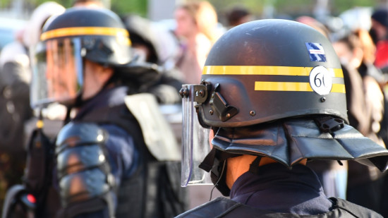 Près de Grenoble : plusieurs CRS pris pour cible par des tirs de mortiers à Échirolles Près de Grenoble : plusieurs CRS pris pour cible par des tirs de mortiers à Échirolles