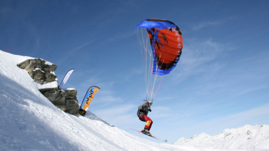 Près de Grenoble : une touriste allemande adepte du speed-riding chute perd la vie dans la station des Deux Alpes Près de Grenoble : une touriste allemande adepte du speed-riding chute perd la vie dans la station des Deux Alpes