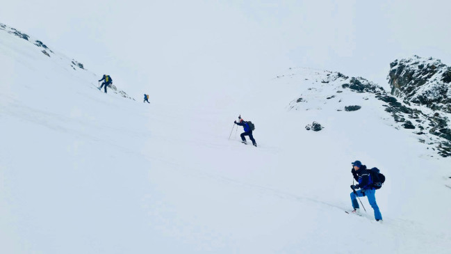 Temp&ecirc;te Nils : risque d&rsquo;avalanches "tr&egrave;s fort" en Oisans, l&rsquo;Is&egrave;re en alerte maximale