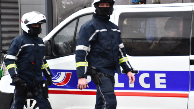 Un éducateur de rue interpellé à Échirolles, vive polémique dans le milieu social Un éducateur de rue interpellé à Échirolles, vive polémique dans le milieu social