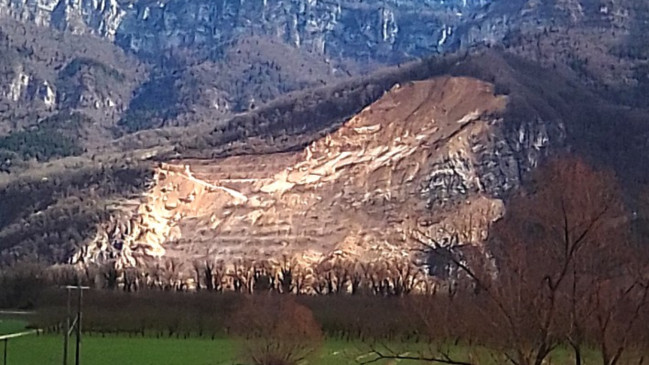 Une route d&eacute;truite, une montagne fragilis&eacute;e : le proc&egrave;s de l&rsquo;&eacute;boulement s&rsquo;ouvre &agrave; Grenoble
