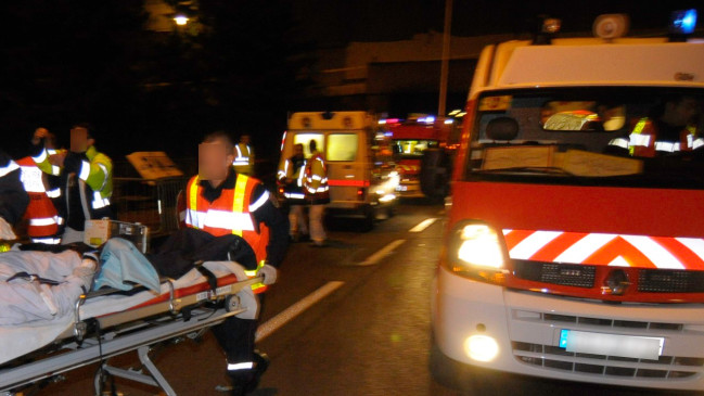 Grenoble : deux voitures se retournent en pleine nuit pour &eacute;viter un conducteur &agrave; contresens, un adolescent l&eacute;g&egrave;rement bless&eacute;