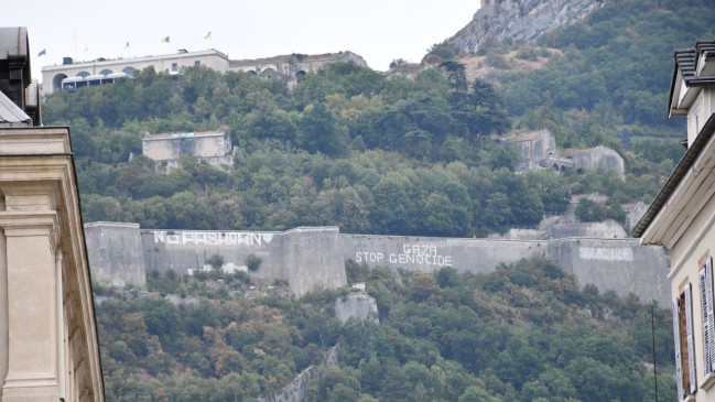 Grenoble : une femme retrouv&eacute;e morte sous la Bastille, une autopsie attendue