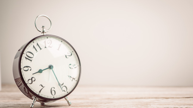 Heure d&rsquo;hiver 2026 : une heure de sommeil en plus dans la nuit de samedi &agrave; dimanche