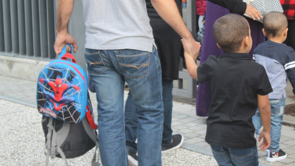 Meylan : les parents se disputent pour une place de parking devant l'&eacute;cole maternelle, une violente bagarre &eacute;clate