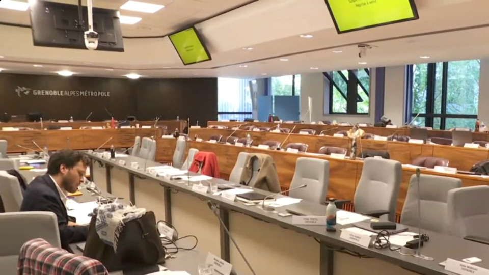 "Un spectacle indigne" : des &eacute;lus d&eacute;noncent un accord entre LFI et Laurence Ruffin &agrave; la M&eacute;tropole