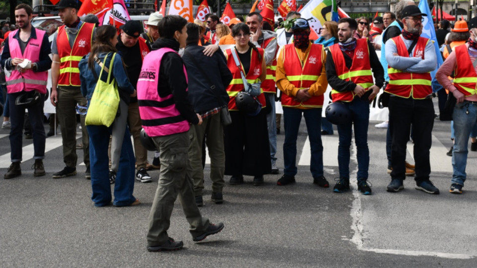 Grenoble : entre 3000 et 7000 personnes d&eacute;filent pour le 1er mai