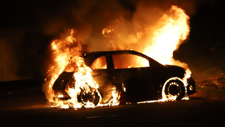 Echirolles : un corps retrouv&eacute; dans une voiture en flammes