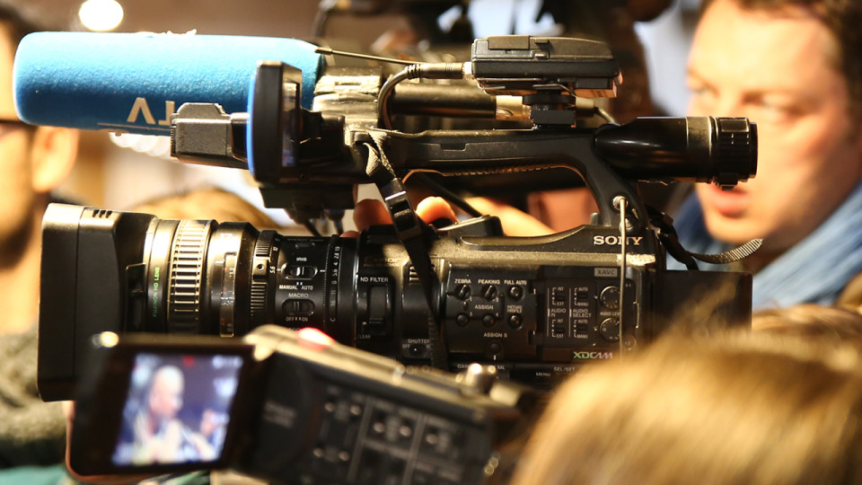 "Quittez le quartier" : des journalistes de France 2 agress&eacute;s apr&egrave;s la fusillade de Grenoble