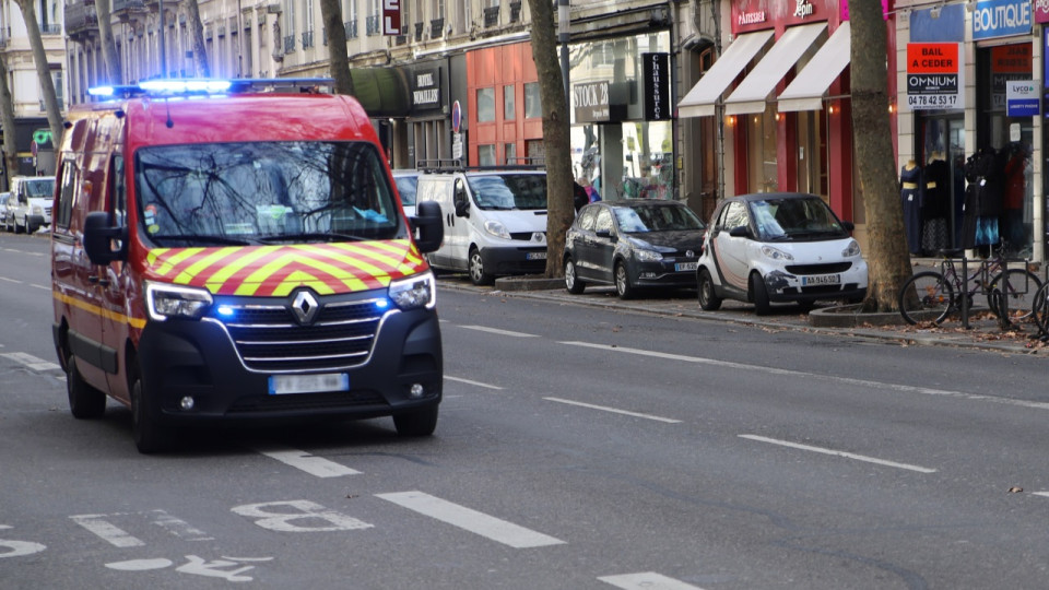 Grenoble : un homme retrouv&eacute; mort sur la chauss&eacute;e, la piste du d&eacute;lit de fuite privil&eacute;gi&eacute;e