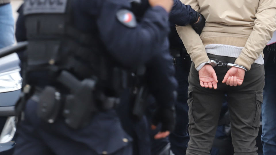 Grenoble : pr&egrave;s de 100 interpellations lors d&rsquo;une vaste op&eacute;ration antidrogue dans plusieurs quartiers