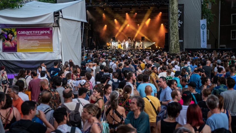 Le Cabaret Frapp&eacute; revient &agrave; Grenoble : cinq soir&eacute;es gratuites au Jardin de Ville
