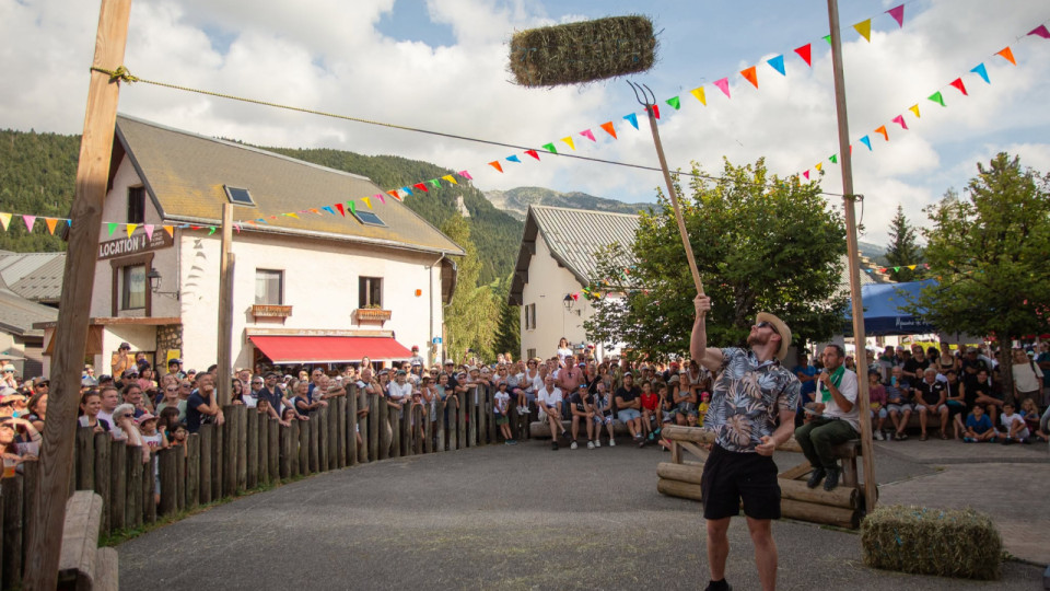 Chars, concerts et animations gratuites : Corren&ccedil;on-en-Vercors en f&ecirc;te ce dimanche