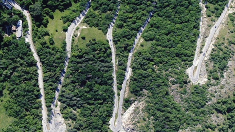 Les 21 virages de l'Alpe d'Huez sont num&eacute;rot&eacute;s &agrave; l'envers... et c'est une id&eacute;e d'h&ocirc;telier