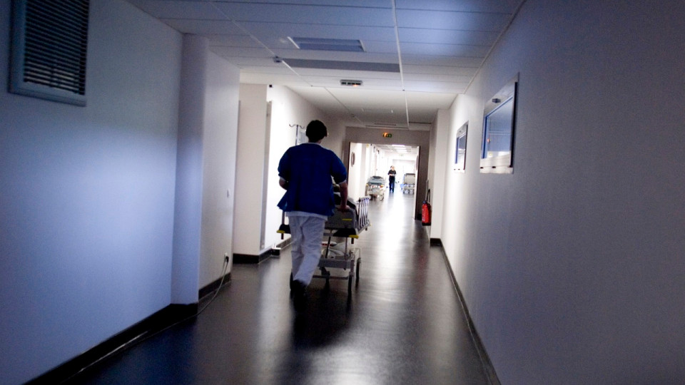 Activit&eacute; nocturne insolite &agrave; Voiron : un couple surpris en plein vol de c&acirc;bles &eacute;lectriques dans l&rsquo;ancien h&ocirc;pital